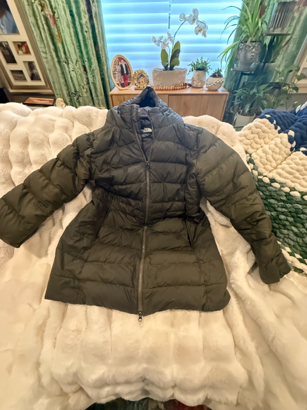 The North Face Women's  Arctic 550 Olive Green Quilted Down Puffer Coat